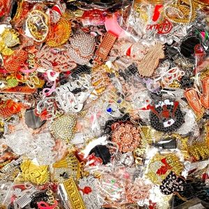 300pcs of ingredients charms for Diy bracelets making